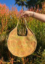 Load image into Gallery viewer, palm street circle tote
